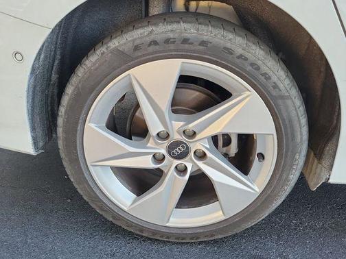 Glacier White Metallic 2024 Audi A3 40 Premium