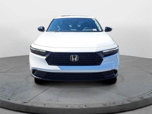 Platinum White Pearl 2026 Honda Accord SE