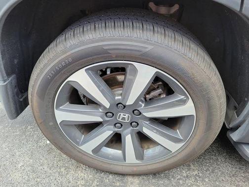 Modern Steel Metallic 2025 Honda Pilot Touring
