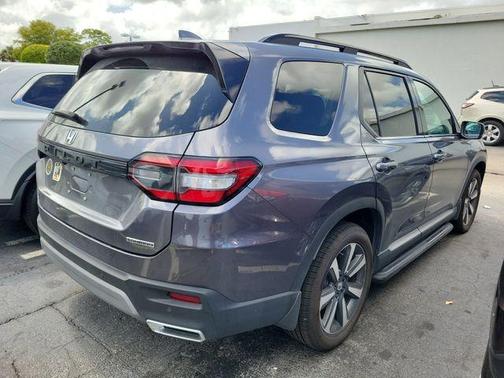Modern Steel Metallic 2025 Honda Pilot Touring