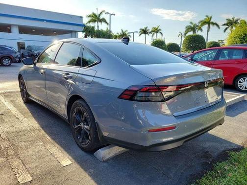 Urban Gray Pearl 2025 Honda Accord SE