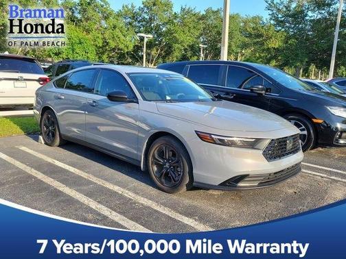 Urban Gray Pearl 2025 Honda Accord SE