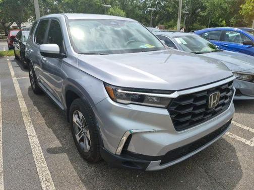 Lunar Silver Metallic 2024 Honda Pilot EX-L 7-Passenger