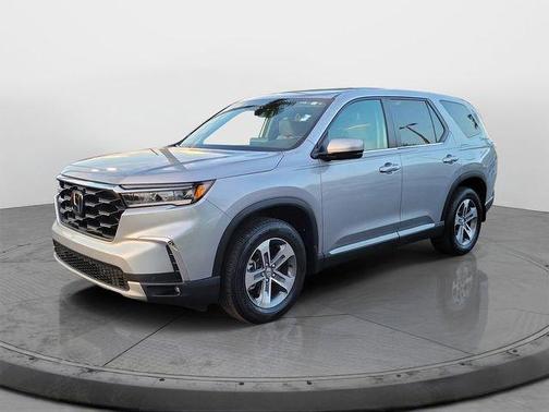 Lunar Silver Metallic 2024 Honda Pilot EX-L 7-Passenger