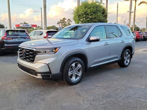 Lunar Silver Metallic 2024 Honda Pilot EX-L 7-Passenger