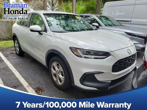 Platinum White Pearl 2023 Honda HR-V LX