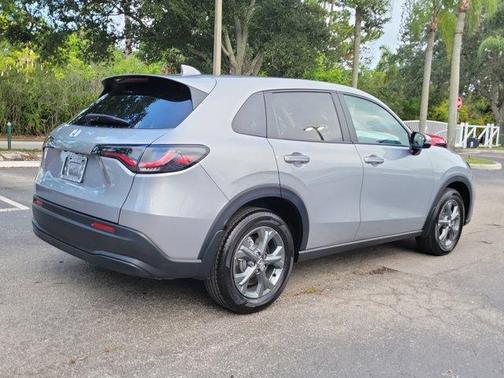 Solar Silver Metallic 2027 Honda HR-V LX