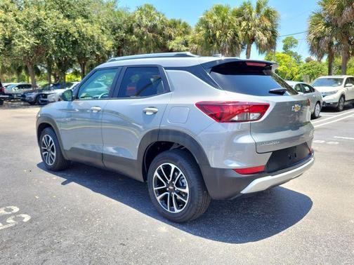 Sterling Gray Metallic 2025 Chevrolet Trailblazer LT