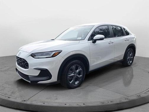 Platinum White Pearl 2026 Honda HR-V LX