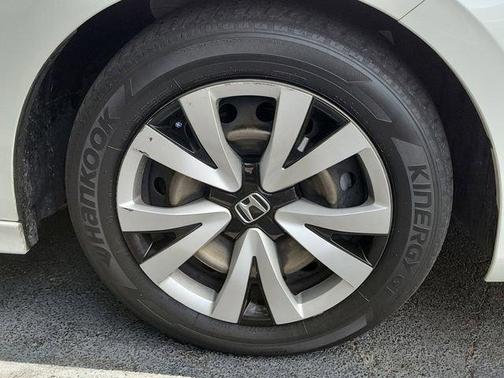 Platinum White Pearl 2024 Honda Civic LX