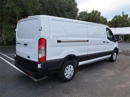 2025 Ford E-Transit Base