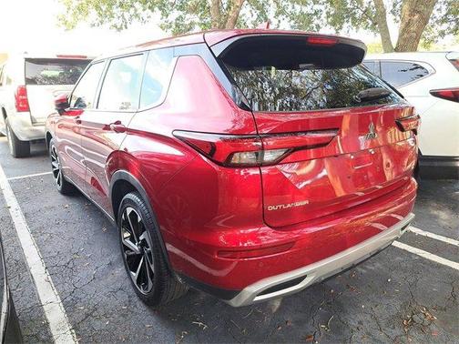 2024 Mitsubishi Outlander SE