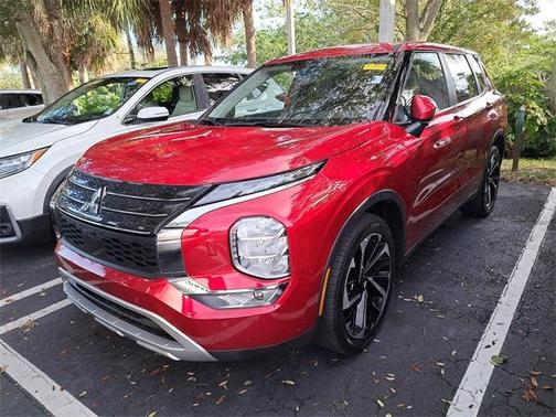 2024 Mitsubishi Outlander SE
