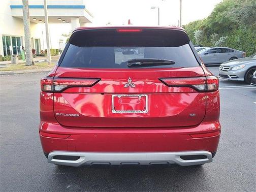 2024 Mitsubishi Outlander SE