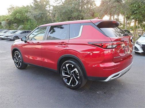 2024 Mitsubishi Outlander SE