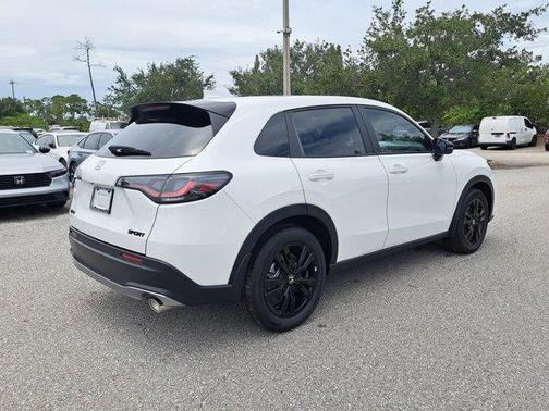 Platinum White Pearl 2026 Honda HR-V Sport