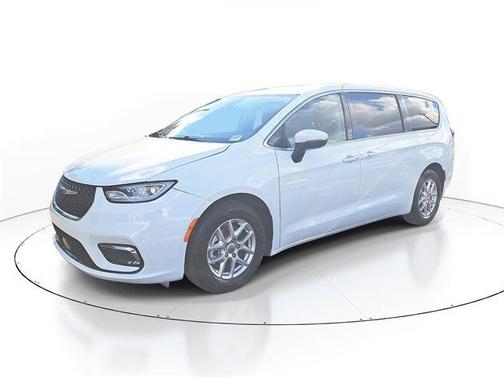 2023 Chrysler Pacifica Touring-L