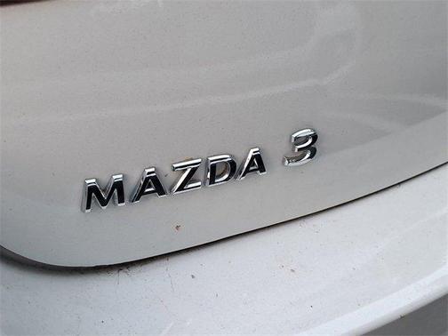 2022 Mazda Mazda3 FWD w/Preferred Package