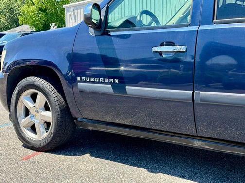 Dark Blue Metallic 2008 Chevrolet Suburban 1500 LTZ