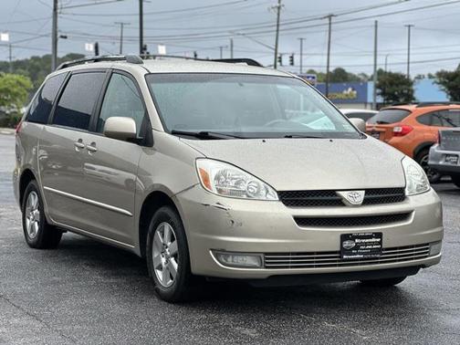 Desert Sand Mica 2004 Toyota Sienna XLE