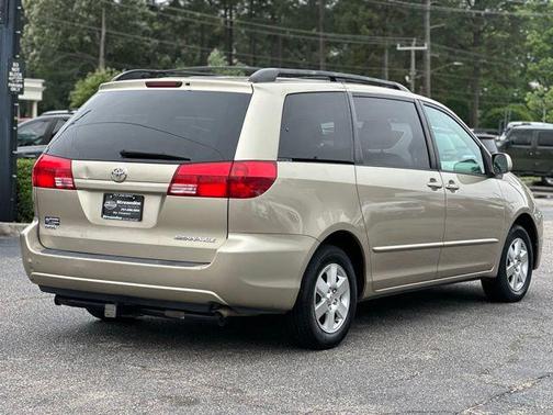 Desert Sand Mica 2004 Toyota Sienna XLE