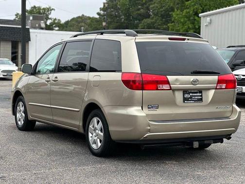 Desert Sand Mica 2004 Toyota Sienna XLE