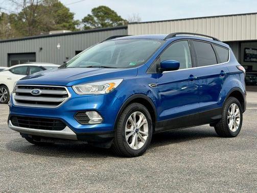 Lightning Blue Metallic 2017 Ford Escape SE