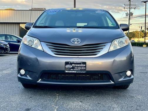 2014 Toyota Sienna XLE