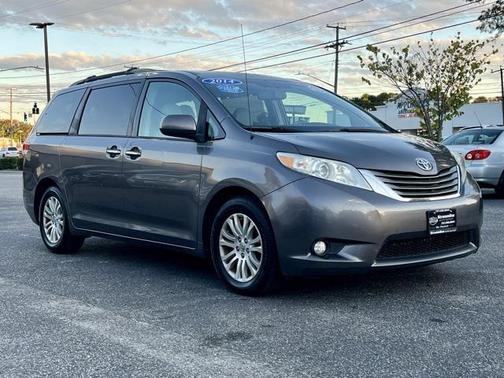 2014 Toyota Sienna XLE