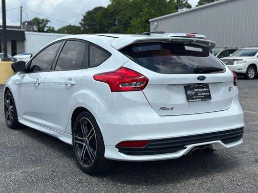 Oxford White 2015 Ford Focus ST