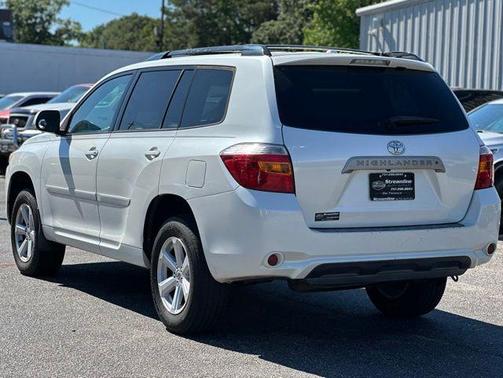 Blizzard Pearl 2010 Toyota Highlander SE