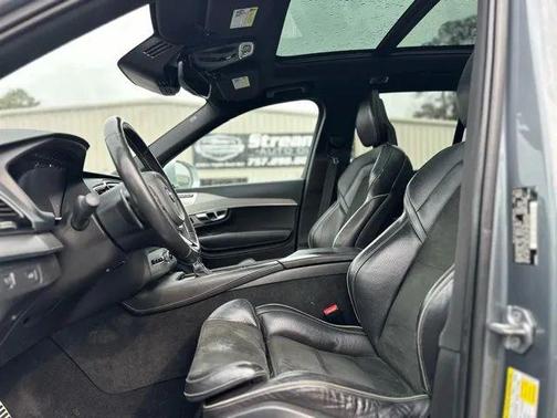 2016 Volvo XC90 T6 R-Design