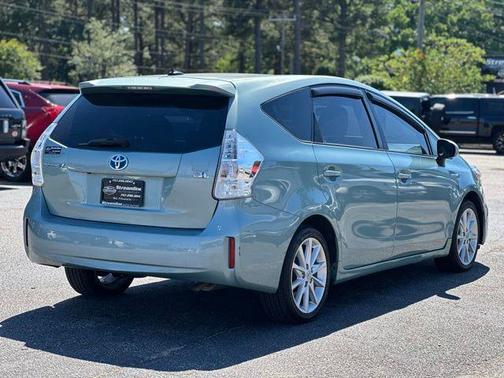 Pearl 2014 Toyota Prius v Five