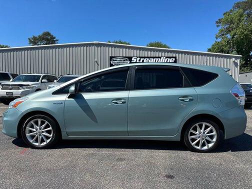 Pearl 2014 Toyota Prius v Five