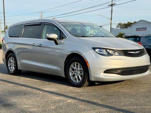 Silver Mist Clearcoat 2022 Chrysler Voyager LX