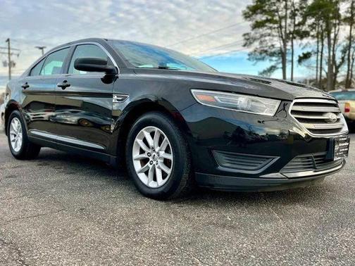 2015 Ford Taurus SE