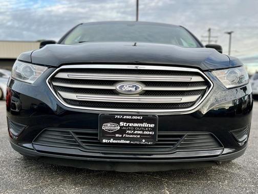 2015 Ford Taurus SE