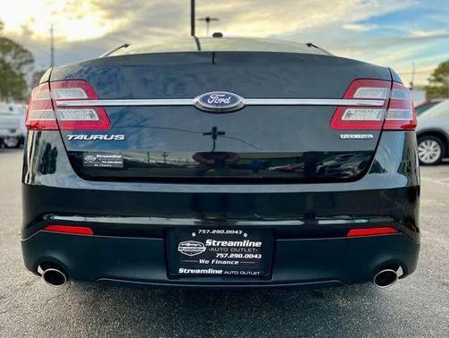 2015 Ford Taurus SE