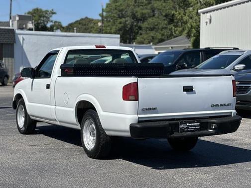 2003 Chevrolet S-10 Base