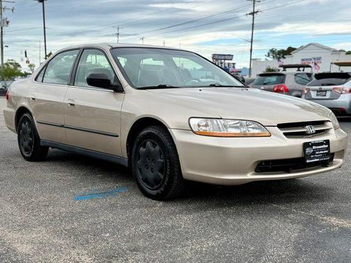 Naples Gold Metallic 2000 Honda Accord 2.3 LX