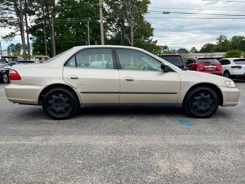 Naples Gold Metallic 2000 Honda Accord 2.3 LX