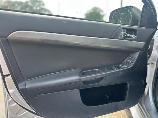 Apex Silver Metallic 2015 Mitsubishi Lancer SE