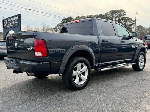 Brilliant Black Crystal Pearlcoat 2016 RAM 1500 Tradesman/Express