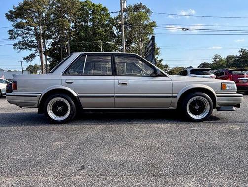 Gold 1987 Nissan Maxima SE
