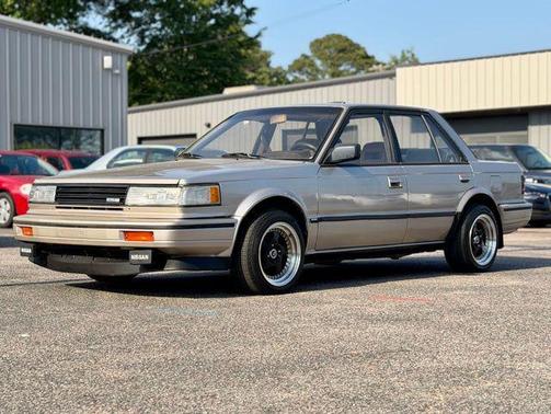 Gold 1987 Nissan Maxima SE