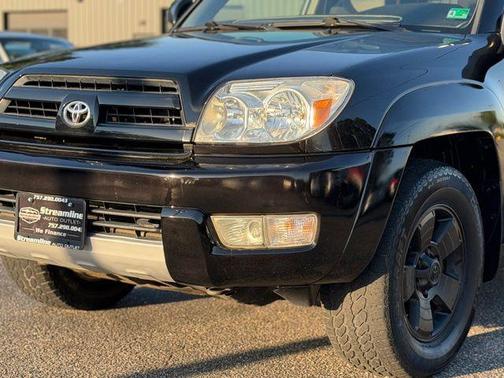 Black 2004 Toyota 4Runner SR5
