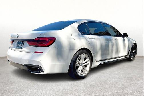 2018 BMW 740e xDrive iPerformance