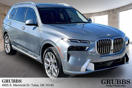 Gray Metallic 2024 BMW X7 xDrive40i
