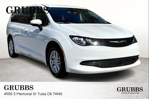 2022 Chrysler Voyager LX