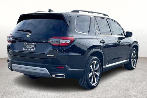 2023 Honda Pilot Touring 8-Passenger